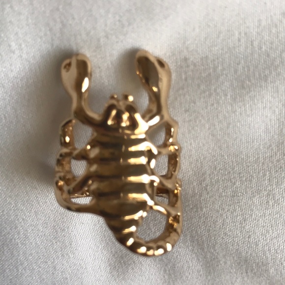 Scorpion gold ring - Picture 3 of 3